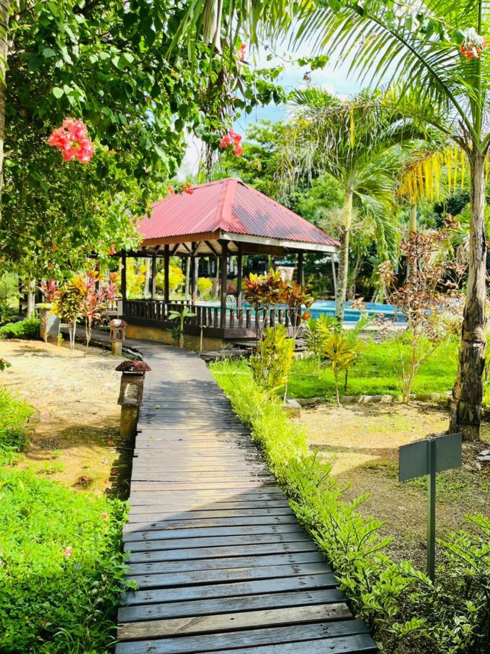 Kasuari Valley Beach Resort سورونغ المظهر الخارجي الصورة